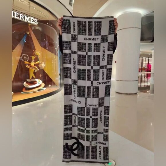 Chanel Beauty Cashmere/Silk Scarf - Picture 4 of 11